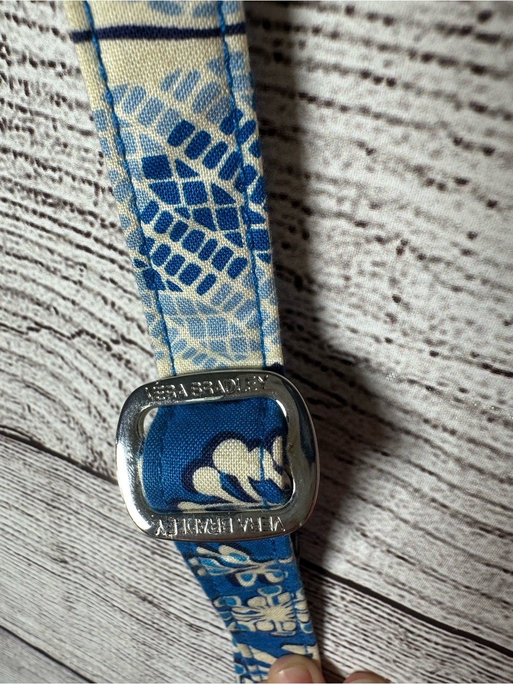 Vera Bradley crossbody bag in Blue Lagoon quilted pattern - Picture 3 of 16